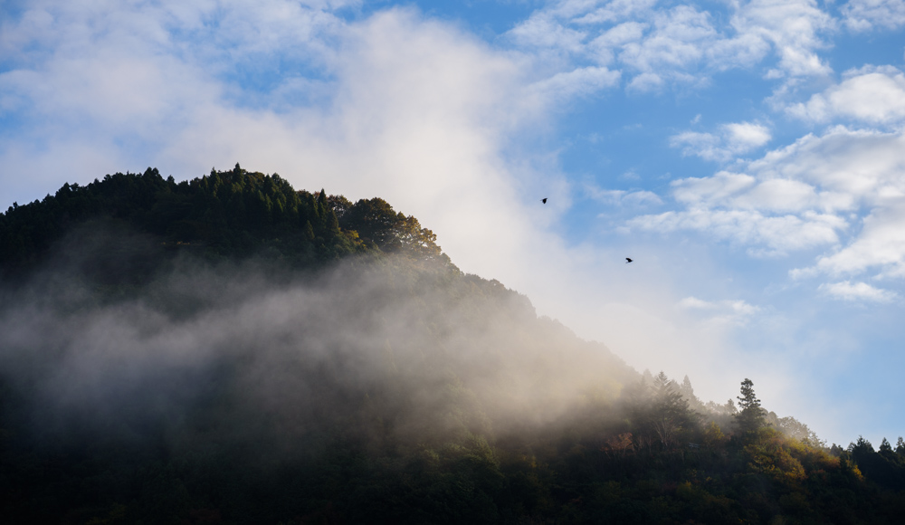 山と雲とカラス Mountain, Clouds and Crows