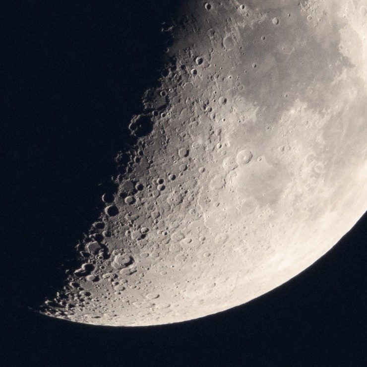 半月の表面 / Surface of the half moon